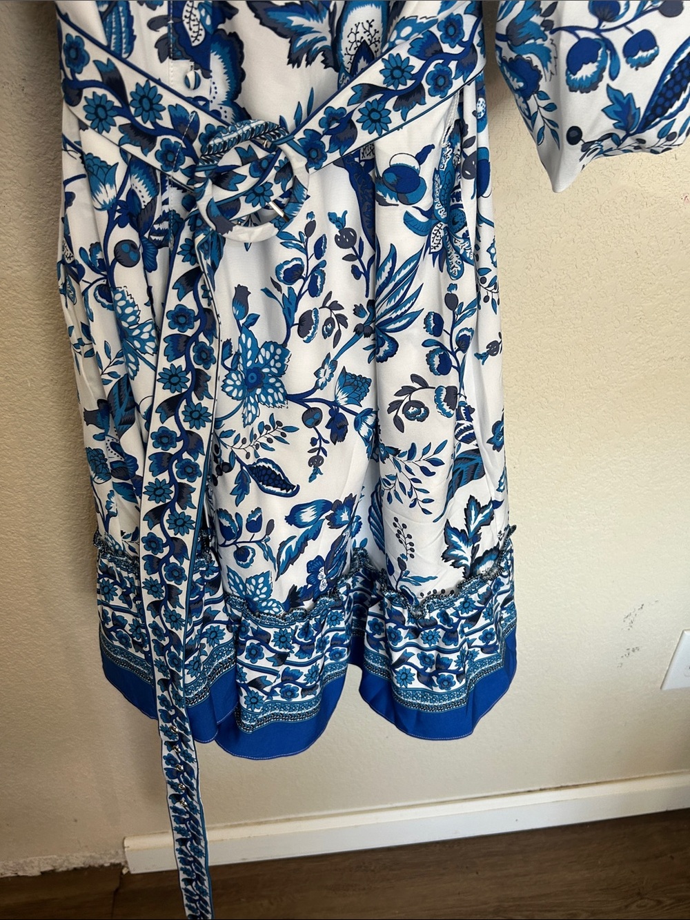 Sugarlips White and Blue Floral Dress - Picture 5 of 7